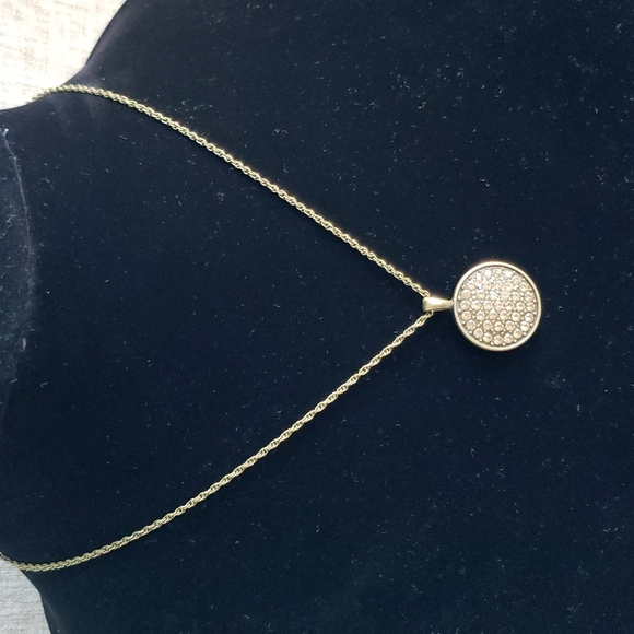 π Paparazzi Jewelry. Short Necklace. Brass